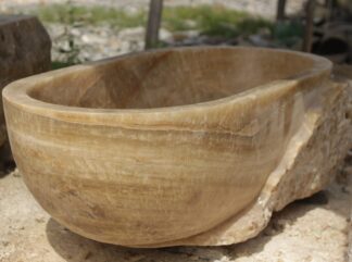 Natural stone bath tub in Onyx